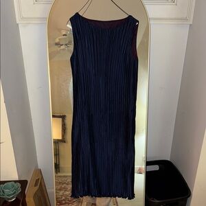 Chic Navy Blue Sleeveless Midi Dress